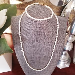 Fresh water Pearl Necklace and Bracelet Set